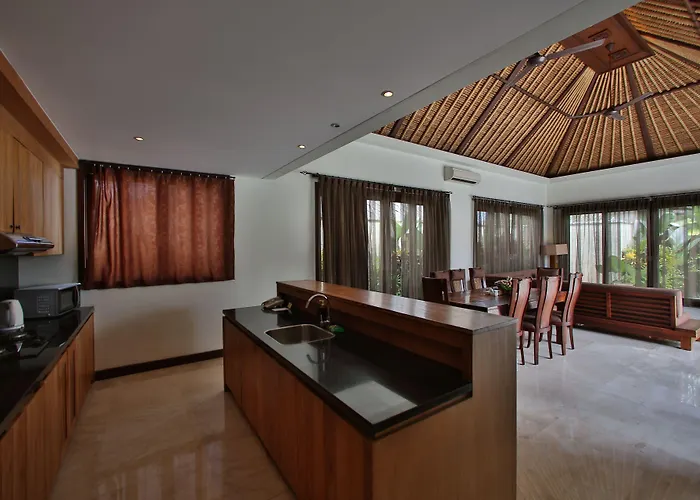 Mahagiri & Dreamland Villa *