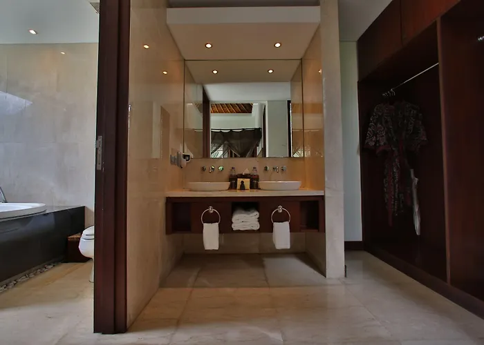Villa Mahagiri & Dreamland