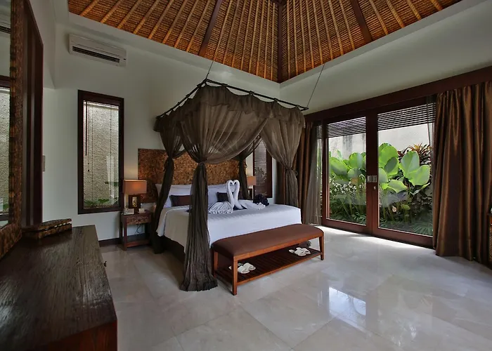 Mahagiri & Dreamland Villa *